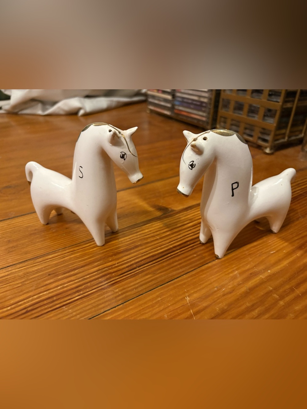 Vintage holt Howard Mcm horse salt and pepper shakers
